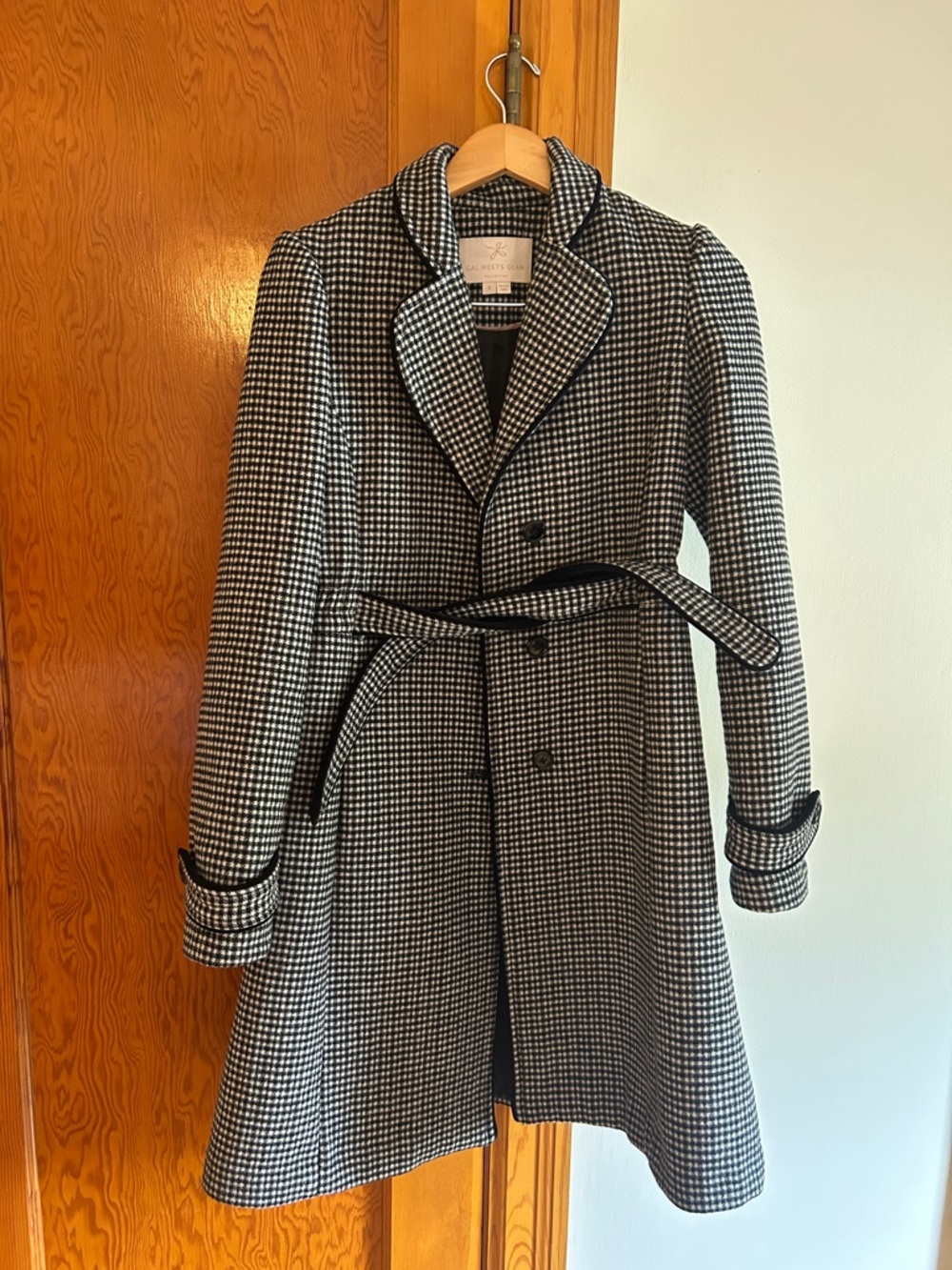 Gal Meets Glam Black and White Houndstooth Belted Coat